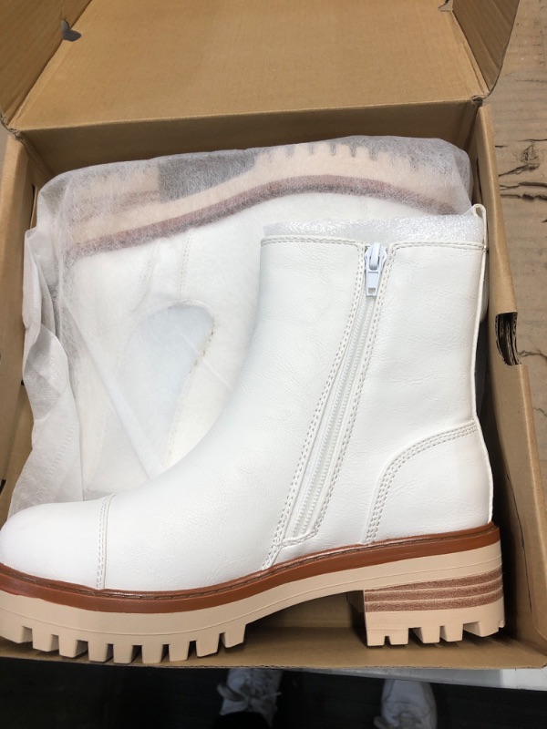 Photo 1 of Coutgo Women's Lug Sole Platform Boots ( Size 5 White)