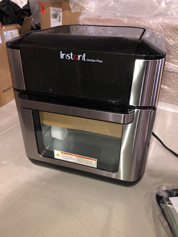 Photo 3 of (NON-REFUNDABLE) Instant Vortex Plus Air Fryer Oven 7 in 1 with Rotisserie, with 6-Piece Pyrex Littles Cookware