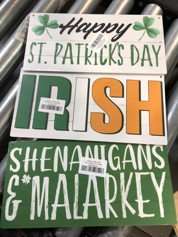 Photo 1 of **NONREFUNDABLE** St. Patty's Day Decoration Hanging Sign Bundle