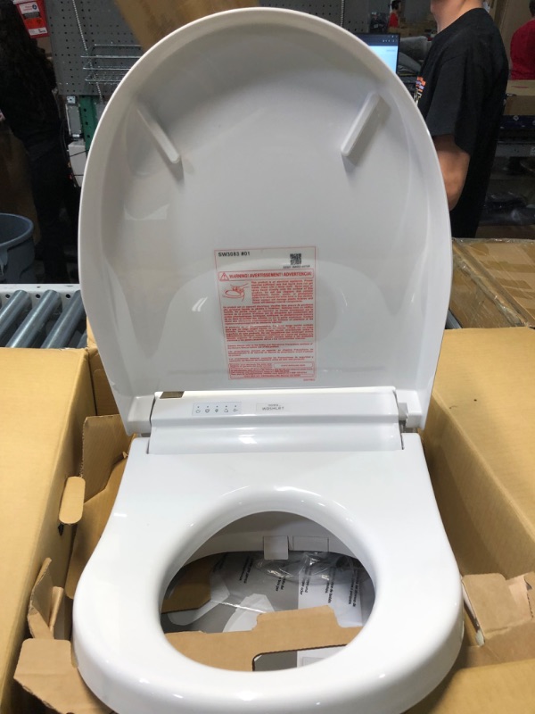 Photo 5 of ***USED - POWERS ON - UNABLE TO TEST FURTHER***
TOTO SW3083#01 WASHLET C5 Round Electronic Bidet Toilet Seat