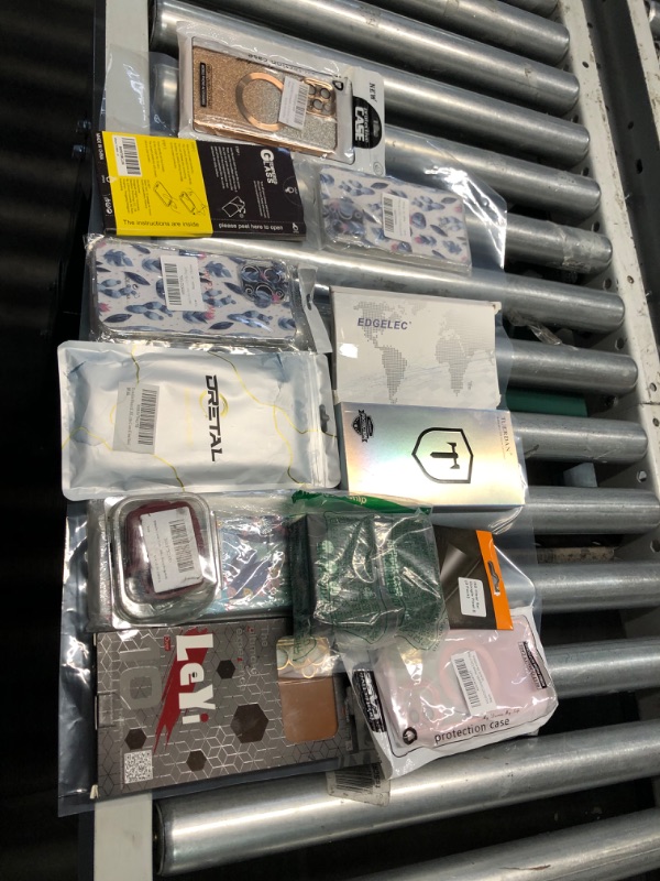 Photo 1 of **Non-Refundable** Phone accessories Bundle