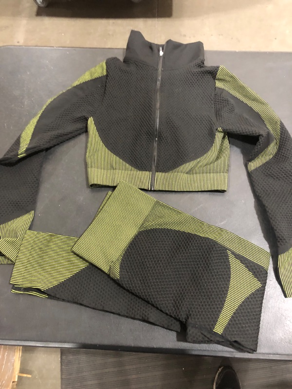 Photo 2 of [Size L] Ladies 2pc Athletic Set- Black and Green