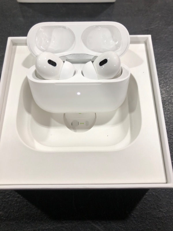 Photo 2 of Apple AirPods Pro