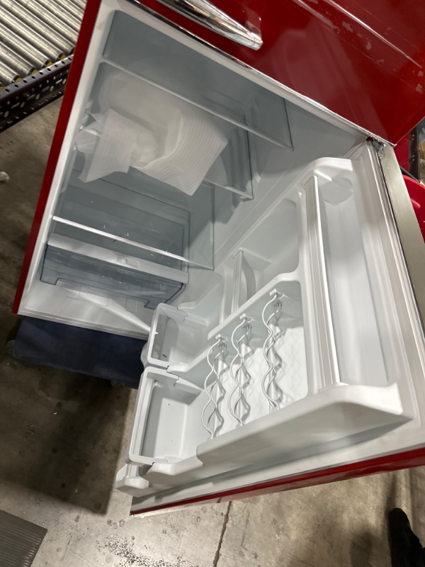 Photo 4 of 12.0 cu. ft. Top Freezer Retro Refrigerator with Dual Door True Freezer, Frost Free in Red
