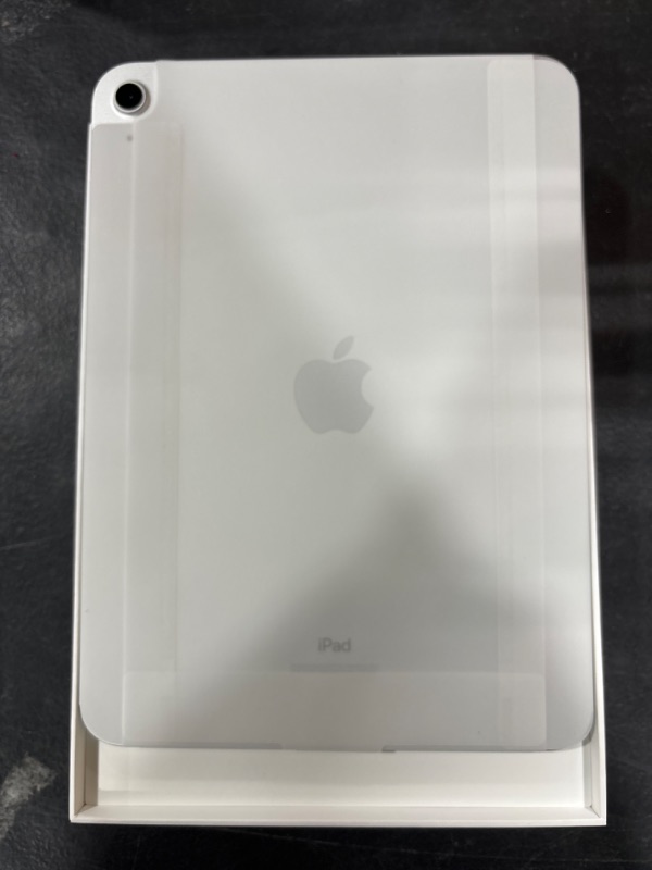 Photo 4 of Apple iPad (10th Generation): with A14 Bionic chip, 10.9-inch Liquid Retina Display, 256GB, Wi-Fi 6, 12MP front/12MP Back Camera, Touch ID, All-Day Battery Life – Silver WiFi 256GB Silver without AppleCare+