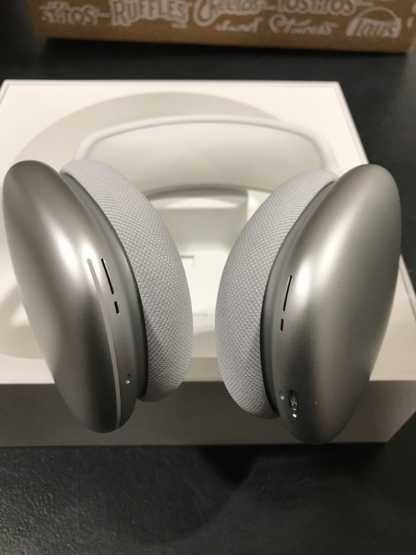 Photo 5 of Apple AirPods Max Wireless Over-Ear Headphones, Active Noise Cancelling, Transparency Mode, Personalized Spatial Audio, Dolby Atmos, Bluetooth Headphones for iPhone – Silver
---- OPENED BOX ONLY TO INSPECT ITEM ----