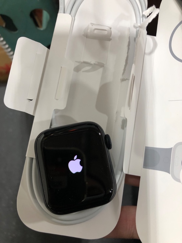 Photo 8 of Apple Watch SE GPS (2023, 2nd Generation) 40mm Midnight Aluminum Case with Midnight Sport Band - S/M
OPENED SEALED PACKAGE TO INSPECT PRODUCT ONLY - NEW ITEM 