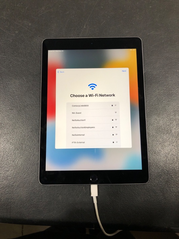 Photo 1 of Apple iPad Pro Tablet (128GB, Wi-Fi, 9.7in) Gray RENEWED