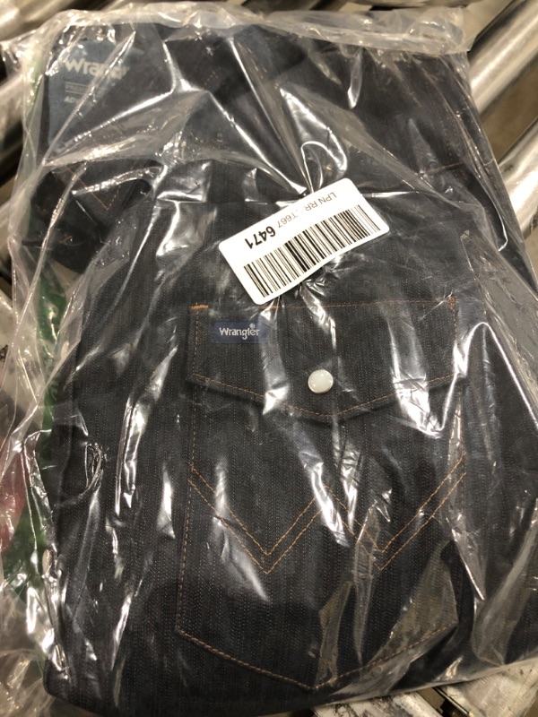 Photo 1 of Wrangler Men's Premium Performance Advanced Comfort Workshirt Large Tall Denim