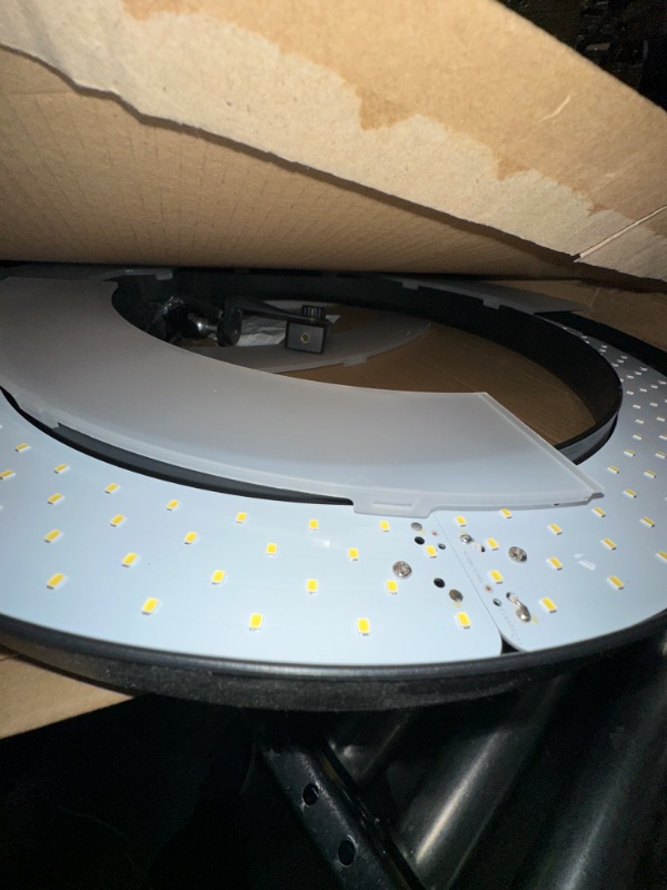 Photo 1 of *FOR PARTS* NEEWER Ring Light 18inch Kit: 55W 5600K Professional LED Ring Light with Stand and Phone Holder, Soft Tube & Bag for Tattoo Lash Extension Barber Makeup Artist Studio Video Photography Lighting, RL-18
