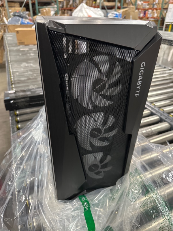 Photo 2 of GIGABYTE C301 Glass - Black Mid Tower PC Gaming Case, Tempered Glass, USB Type-C, 4X ARBG Fans Included (GB-C301G)
