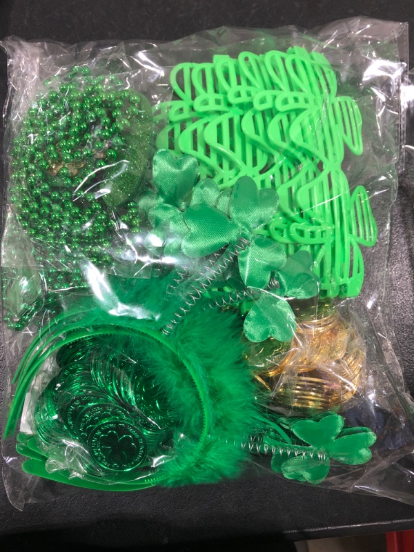 Photo 3 of Eylola 182 PCS St. Patricks Day Accessories Party Favors Necklaces Green Gold Coins Tattoos for Irish St Patrick's Day Decorations Supplies 