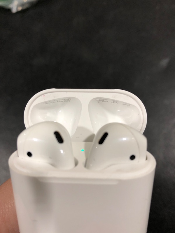 Photo 3 of Apple Airpods In-Ear Bluetooth Wireless Headset 