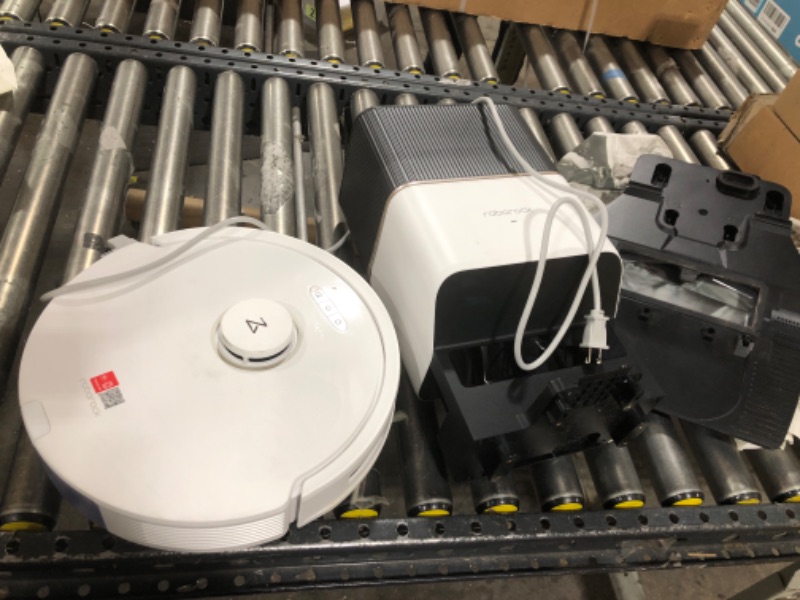 Photo 2 of Q8 Max Plus WiFi Connected Robot Vacuum and Mop with Self-Empty Dock, DuoRoller Brush, 5500 Pa Strong Suction
PARTS ONLY, GETS ERROR ON BUMPER.