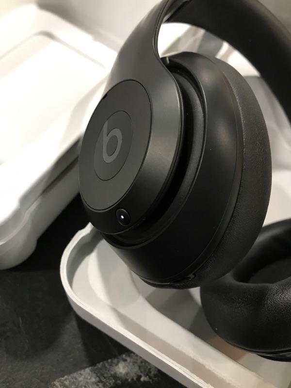 Photo 3 of Beats Studio Pro Bluetooth Wireless Headphones - Black
