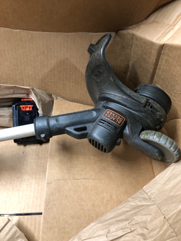 Photo 3 of ***USED AND DIRTY - NO TRIMMER STRING OR BATTERY - UNABLE TO TEST - NO PACKAGING - SEE PICTURES***
BLACK+DECKER 20V MAX String Trimmer, 2-Speed, 12-Inch, Cordless (LST522) 20V String Trimmer Kit