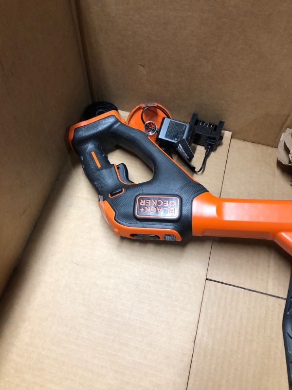 Photo 4 of ***USED AND DIRTY - NO TRIMMER STRING OR BATTERY - UNABLE TO TEST - NO PACKAGING - SEE PICTURES***
BLACK+DECKER 20V MAX String Trimmer, 2-Speed, 12-Inch, Cordless (LST522) 20V String Trimmer Kit