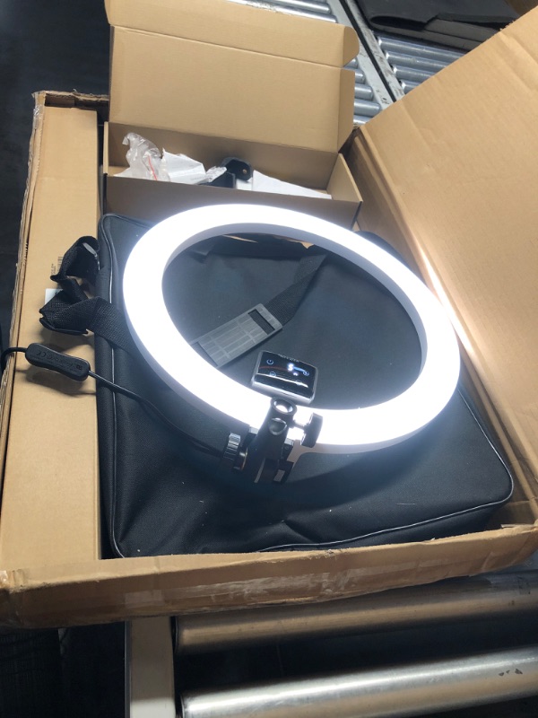 Photo 3 of Neewer APP Control 16-inch LED Ring Light