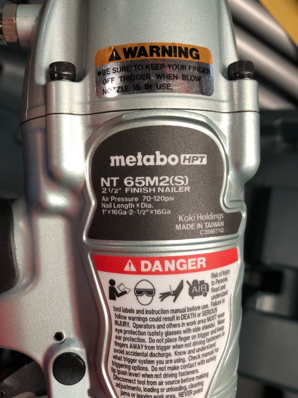 Photo 1 of **DAMAGED CASE/ UNTESTED**Metabo HPT NT65M2S Finish Nailer with Air Hose, 1/4" x 50' w/ 50' Air Hose
