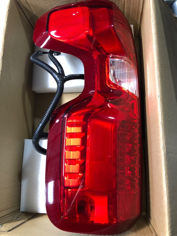 Photo 2 of (read full post) Nakuuly Tail Light Rear Lamp Halogen Type Compatible With 2019 2020 2021 2022 2023 Chevy Silverado 1500 2500HD 3500HD NON-LED Model Left Driver Side Taillight Brake Signal Assembly with Bulb & Harness

