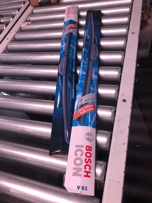 Photo 2 of Bosch ICON Wiper Blades 22A21A (Set of 2) Fits Acura: 02-05 NSX, Chevrolet: 13-11 Impala, Dodge: 18-11 Durango