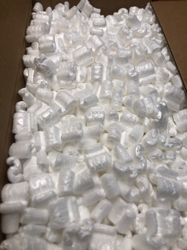 Photo 2 of StarBoxes White Regular Loose Fill Shipping Packing Peanuts S-Shaped 22.5 Gal / 3 Cubic Feet