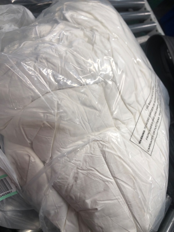 Photo 2 of  Puffy White Goose/Duck Feather Down Comforter