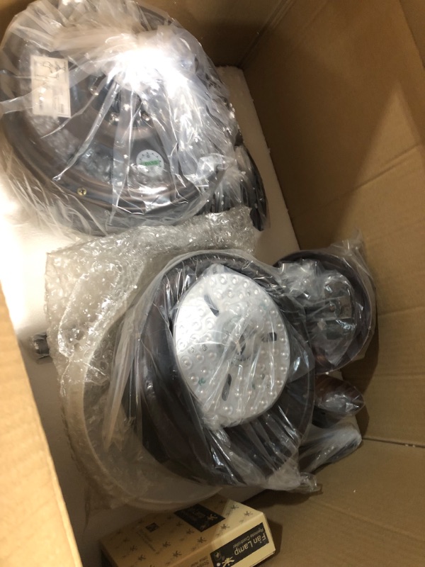 Photo 1 of ***USED - LIKELY MISSING PARTS - UNABLE TO VERIFY FUNCITONALITY***
Led Shop Lights - 200W 28000lm 5000K 6 Pack UFO Led High Bay Light with Plug 5' Cable and Hook Ring, High Bay Led Lighting for Garage Gym Warehouse Workshop B-6 PACK