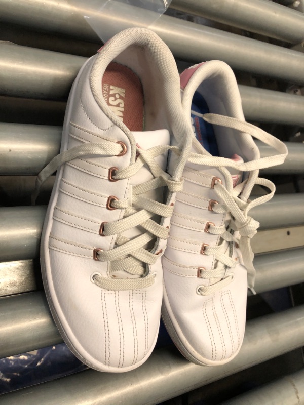 Photo 1 of K-SWISS Women's Courtproii Met Cmf-W Fashion Sneaker-size 9m
