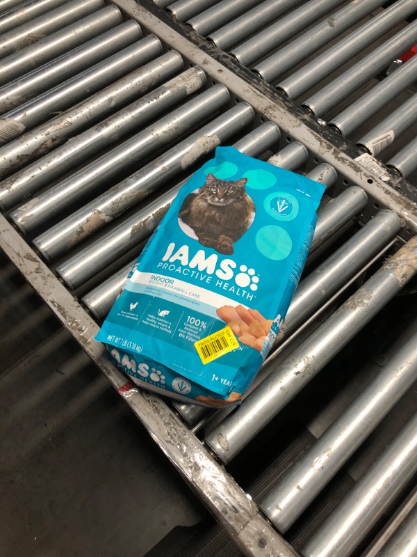 Photo 2 of ***(BEST BY: June 13, 2025) NONREFUNDABLE***IAMS PROACTIVE HEALTH Adult Indoor Weight Control & Hairball Care Dry Cat Food with Chicken & Turkey Cat Kibble, 7 lb. Bag
