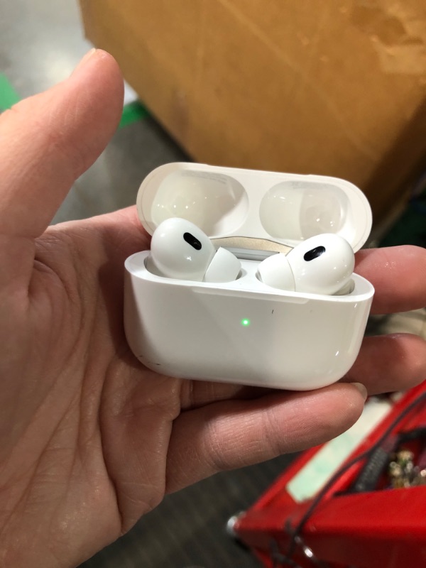 Photo 5 of (MISSING INSTRUCTION MANUAL AND BLOCK FOR CHARGER) AirPods Pro (2nd generation) with MagSafe Case (USB?C)