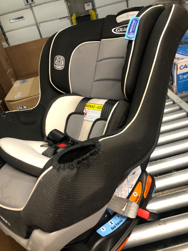 Photo 5 of *SEE PICS**NEEDS TO BE CLEANED*Graco Extend2Fit Convertible Car Seat, Ride Rear Facing Longer with Extend2Fit, Gotham 2-in-1 Gotham