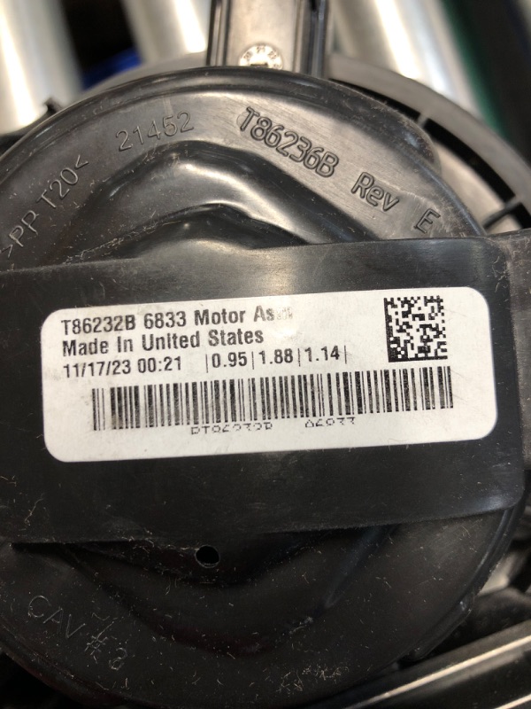 Photo 4 of **UNABLE TO TEST - MOUNT BROKEN**
ACDelco GM Original Equipment 84861776 Blower Motor