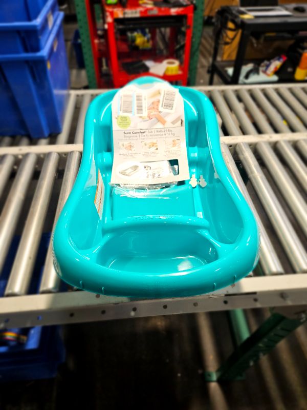 Photo 2 of **OUT OF PACKAGING - APPEARS UNUSED**
The First Years Sure Comfort Deluxe Newborn to Toddler Tub, Teal Aqua