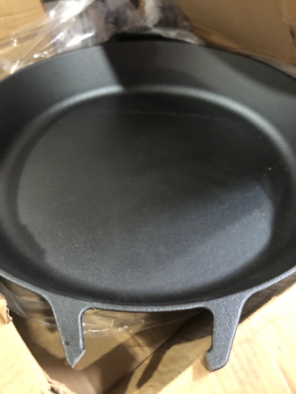 Photo 1 of (see all images) EDGING CASTING Large 17 Inch Cast Iron Skillet, Pre-seasoned Dual Handle Cast Iron