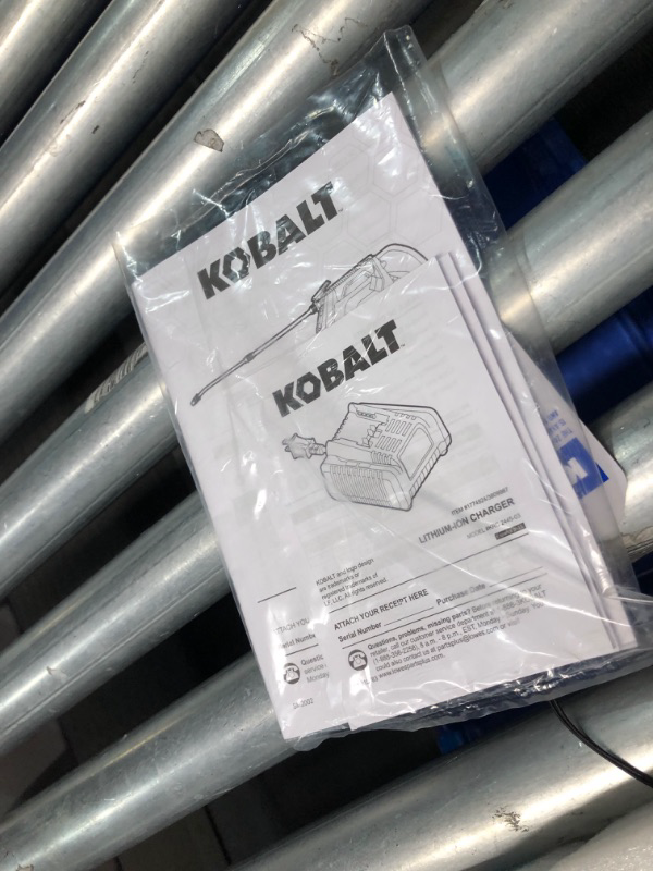 Photo 4 of ***USED - NO BATTERY OR CHARGER - UNABLE TO TEST - LEAKING BLUE FLUID - SEE PICTURES***
Kobalt 2.11-gallon Plastic Handheld Sprayer