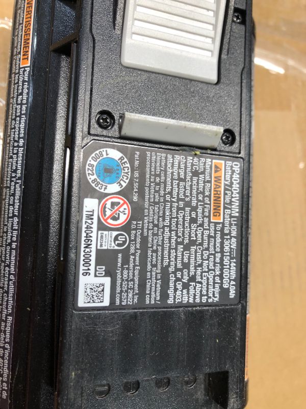 Photo 6 of ***USED - POWERS ON - UNABLE TO TEST FURTHER***
40V HP Brushless Whisper Series 160 MPH 650 CFM Cordless Battery Leaf Blower with 4.0 Ah Battery and Charger