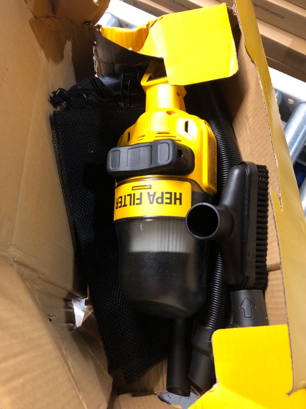 Photo 3 of [READ NOTES]
DEWALT 20V Vacuum, Cordless Handheld Vacuum, HEPA, Battery Not Included (DCV501HB)