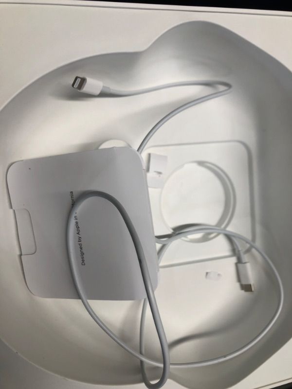 Photo 6 of ***(IMPORTANT / SEE NOTES BEFORE BIDDING/ IMPORTANT) ***
Apple AirPods Max Wireless Over-Ear Headphones, Active Noise Cancelling, Transparency Mode, Personalized Spatial Audio, Dolby Atmos, Bluetooth Headphones for iPhone – Space Gray