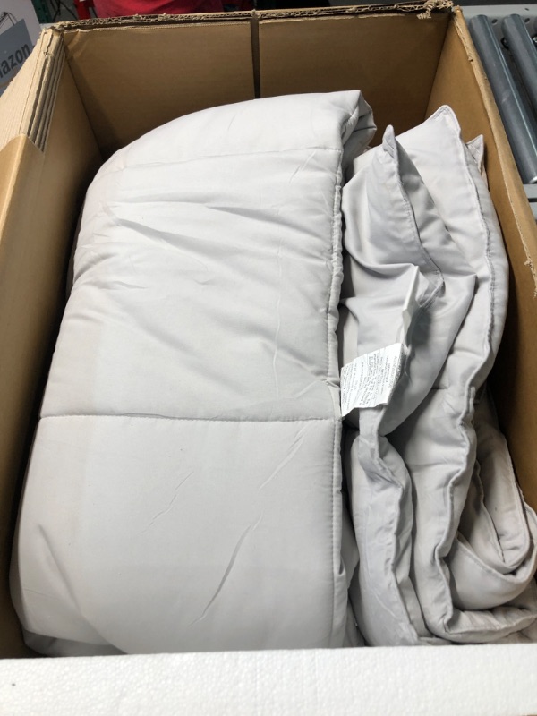 Photo 2 of (READ FULL POST) COHOME All Season King Size Cooling Comforter?Fluffy Down Alternative Comforter - Quilted Duvet Insert with Corner Tabs - Luxury Soft Hotel Comforter - Reversible - Breathable - Light Grey
