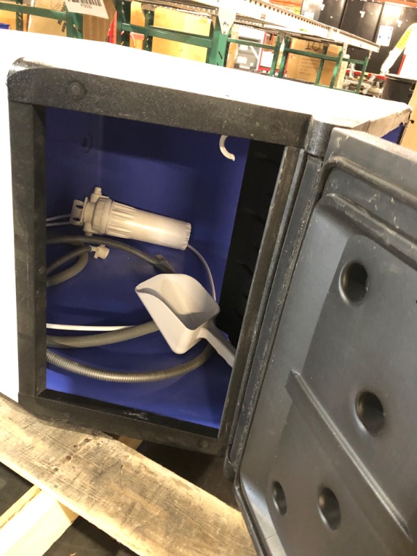 Photo 3 of **PARTS ONLY**NON REFUNDABLE**BOTTOM OF MACHING ONLY**
Manitowoc IDT0450A-161 Indigo NXT 30" Air-Cooled Full-Dice Ice Maker Machine with D570 Ice Storage Bin 