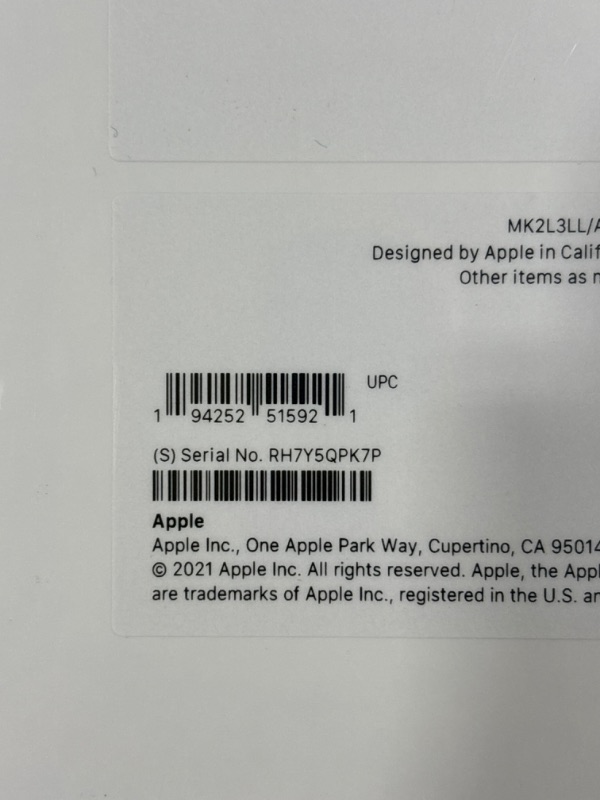 Photo 5 of Apple iPad 9th Generation 10.2 Inch 2021 - Wifi - Refurbished - OPENED FOR PICTURES 
