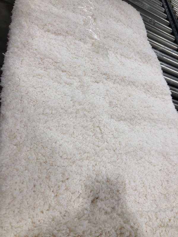 Photo 1 of SIGNATURE Marshmallow Bathroom Rug Non Slip, Luxuurious Plush High Pile Bath Mat