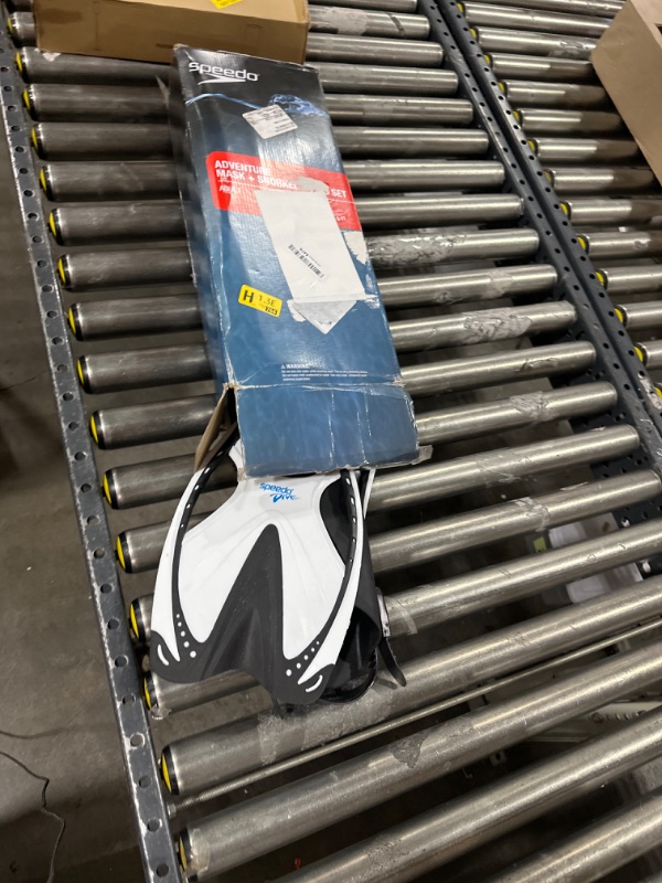 Photo 1 of Speedo Unisex-Adult Adventure Swim Mask & Snorkel Set Large/X-Large MSF Black SIOC