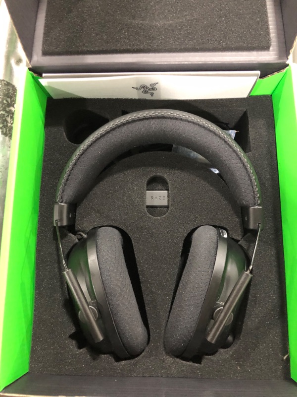 Photo 2 of Razer BlackShark V2 Pro Wireless Gaming Headset: THX 7.1 Spatial Surround Sound - 50mm Drivers - Detachable Mic - for PC, PS5, PS4, Switch, Black Classic Black\

mic is dirty has something sticky on it, the headset ear cuffs are dirty and headset sits ver