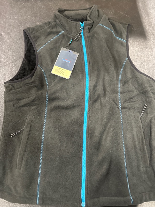 Photo 1 of Babutenlo Men Heated Vest Electric outerwear Lightweight Heating Vest Warmer Waistcoat Sleeveless Jacket for outdoor size LARGE 
