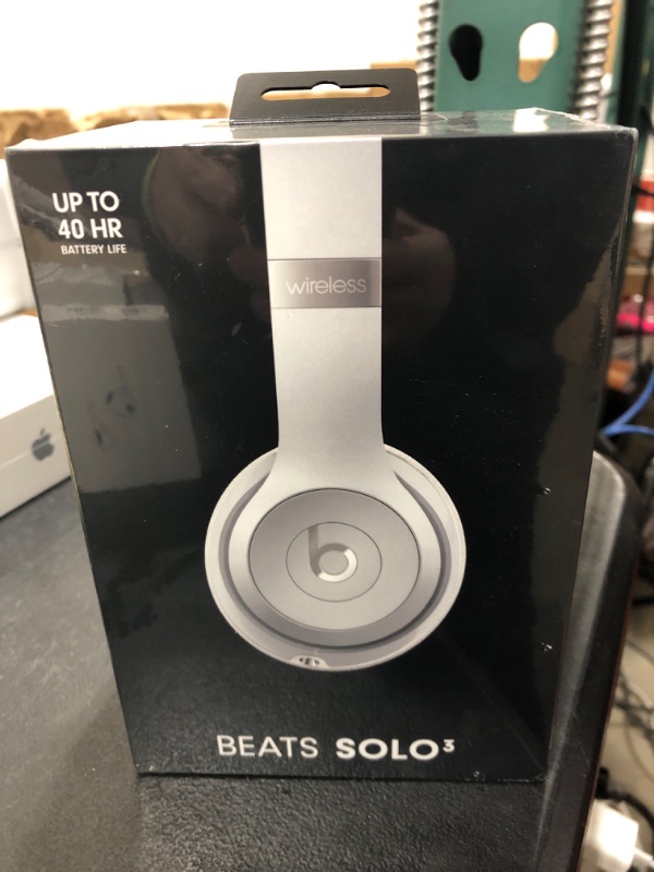 Photo 5 of **BRAND NEW** Beats Solo3 Wireless On-Ear Headphones - Apple W1 Headphone Chip, Class 1 Bluetooth, 40 Hours of Listening Time, Built-in Microphone - Silver (Latest Model) Silver Solo3 Without AppleCare+