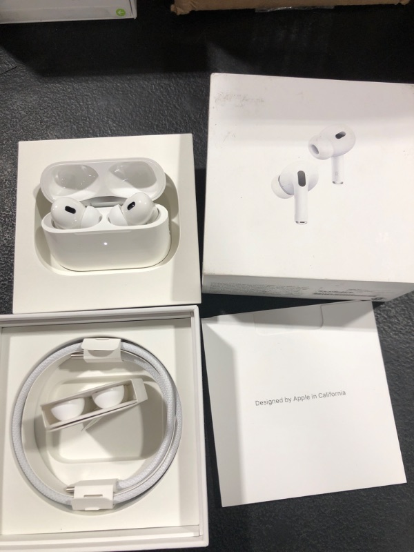 Photo 4 of AirPods Pro (2nd Generation) with MagSafe Case (USB?C)