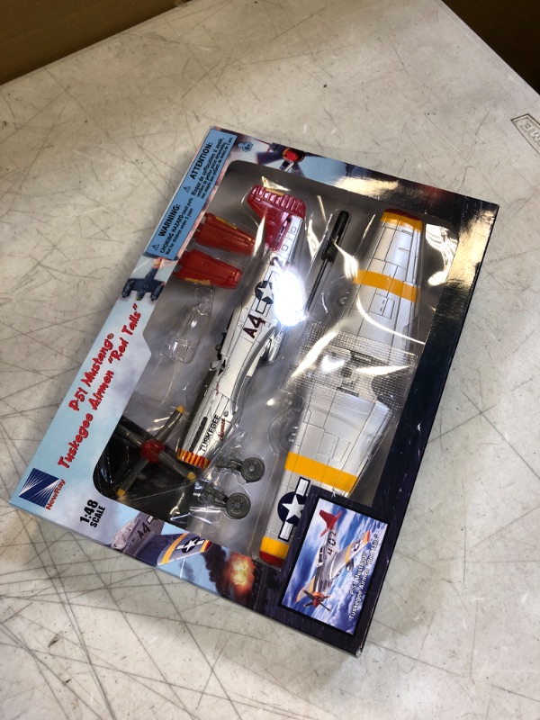 Photo 2 of 1:48 P-51 MUSTANG - RED TAILS MODEL KIT