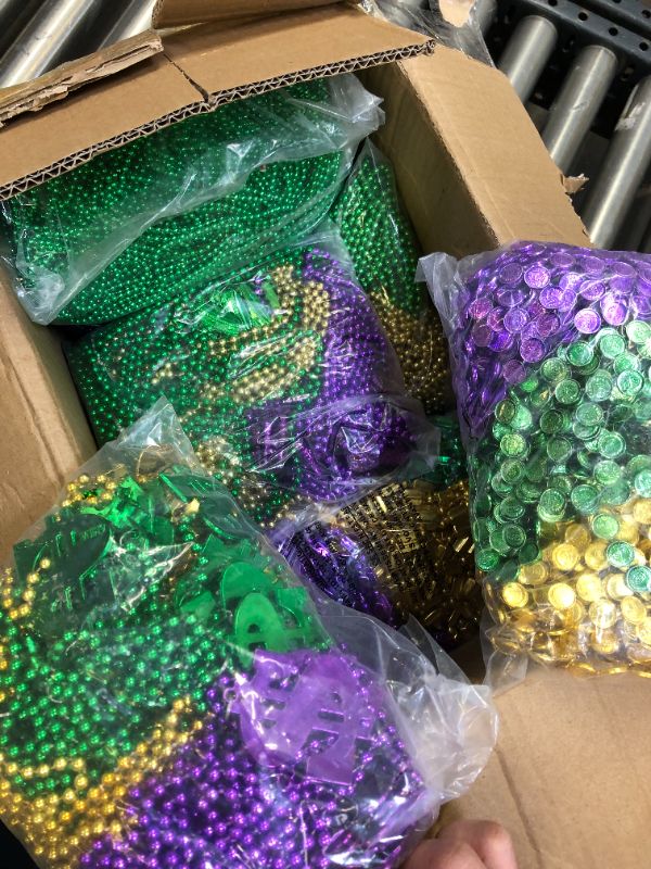 Photo 2 of Aurelema 1000 Pcs Mardi Gras Beads Necklaces Bulk Purple Gold Green Mardi Gras Decorations Beads Necklaces for Masquerade Costume Party Carnival Parade Decorations St Patrick Day Celebrations Supplies